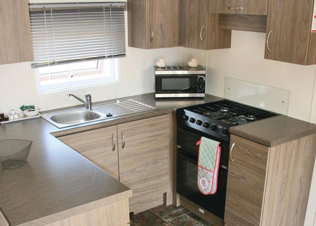 Weston Wood Lodges Melbourne  Room photo